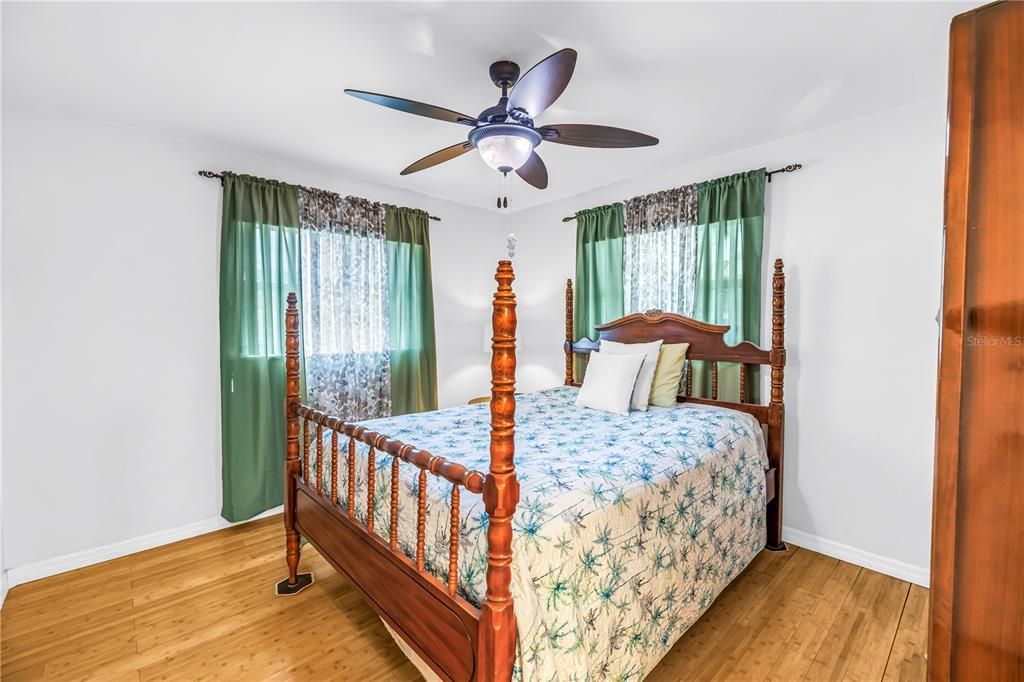 Active With Contract: $439,000 (2 beds, 3 baths, 1459 Square Feet)