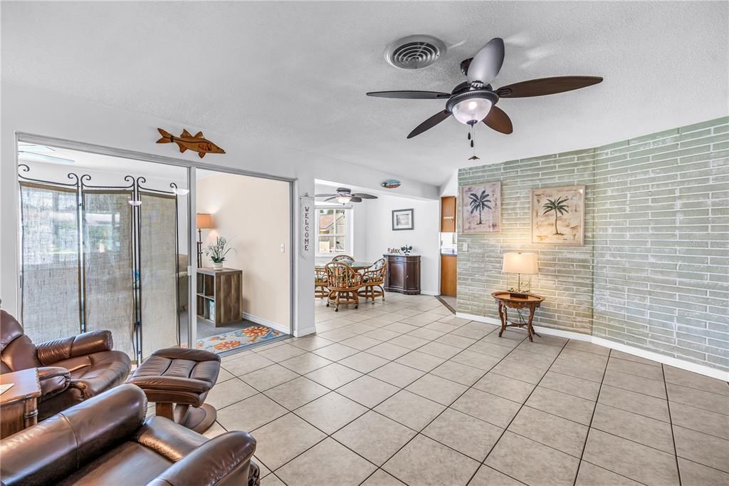 Active With Contract: $439,000 (2 beds, 3 baths, 1459 Square Feet)