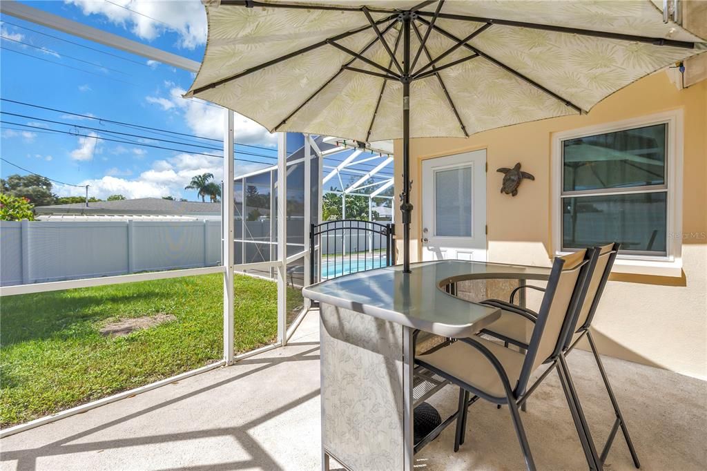 Active With Contract: $439,000 (2 beds, 3 baths, 1459 Square Feet)