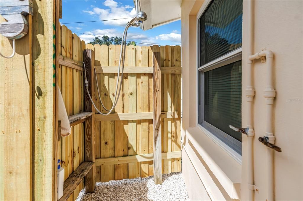 Active With Contract: $439,000 (2 beds, 3 baths, 1459 Square Feet)