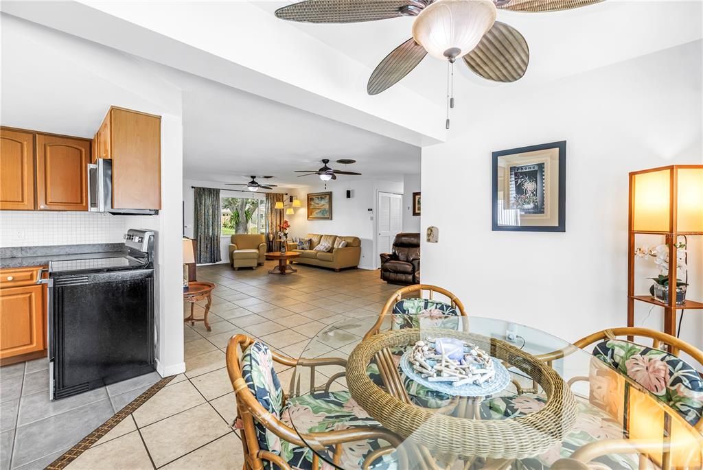 Active With Contract: $439,000 (2 beds, 3 baths, 1459 Square Feet)