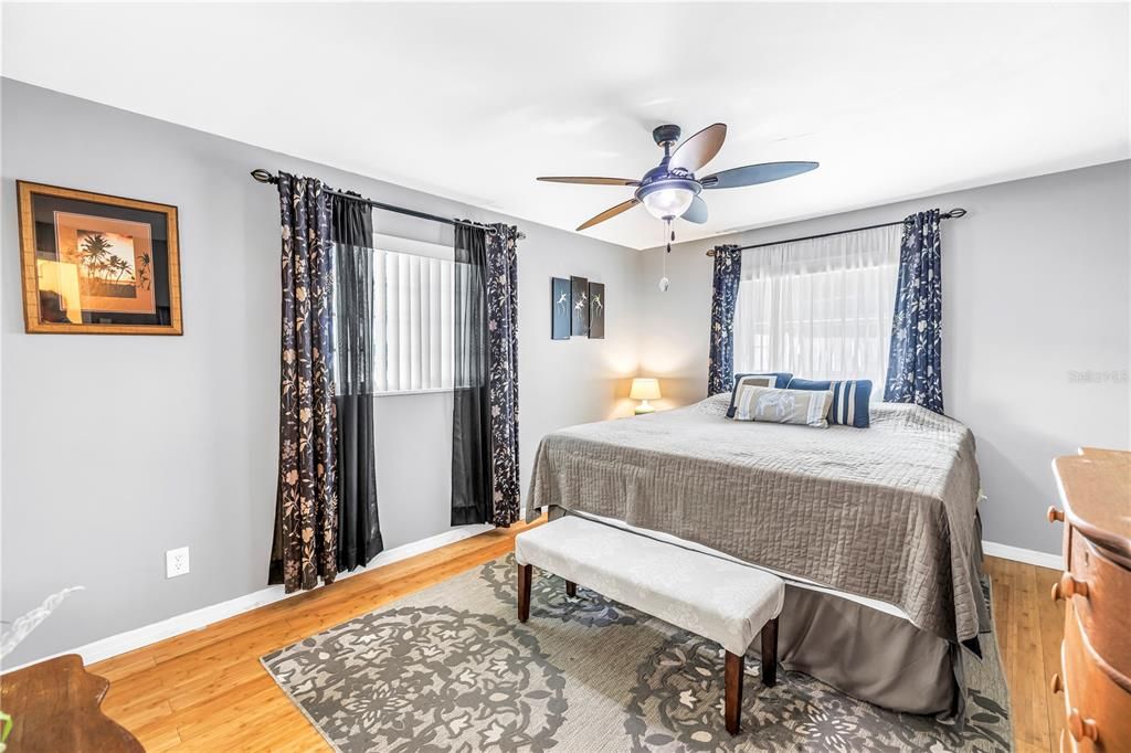 Active With Contract: $439,000 (2 beds, 3 baths, 1459 Square Feet)