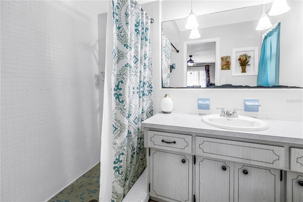 Active With Contract: $439,000 (2 beds, 3 baths, 1459 Square Feet)