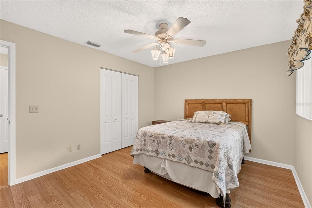 For Sale: $129,900 (2 beds, 2 baths, 1411 Square Feet)