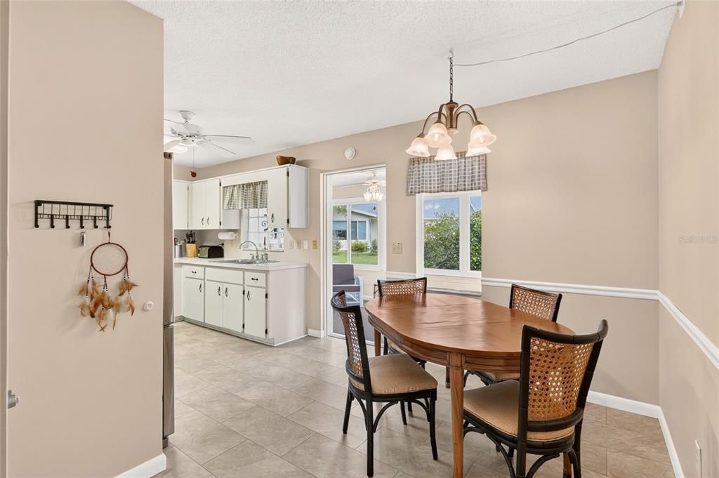 For Sale: $129,900 (2 beds, 2 baths, 1411 Square Feet)