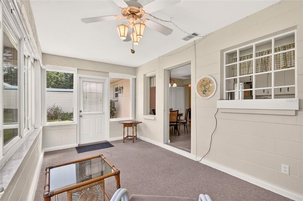 For Sale: $129,900 (2 beds, 2 baths, 1411 Square Feet)