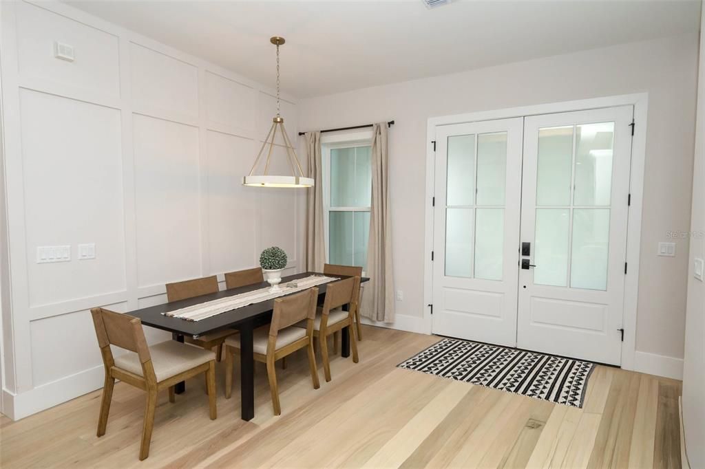 En Venta: $555,000 (4 camas, 3 baños, 2031 Pies cuadrados)