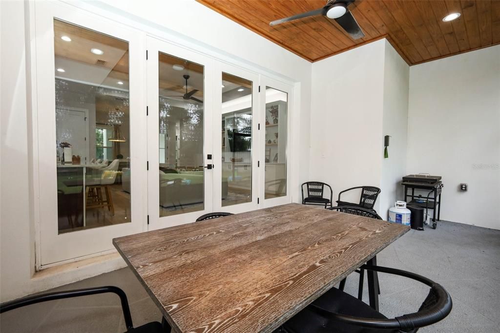 En Venta: $555,000 (4 camas, 3 baños, 2031 Pies cuadrados)