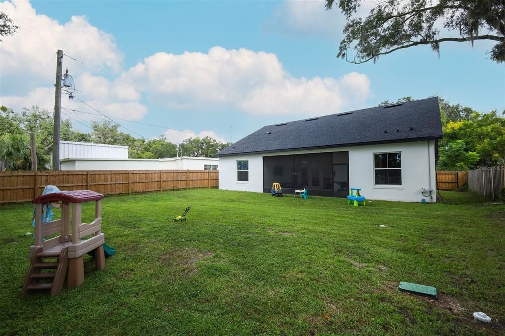 En Venta: $555,000 (4 camas, 3 baños, 2031 Pies cuadrados)