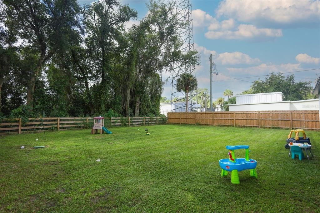 En Venta: $555,000 (4 camas, 3 baños, 2031 Pies cuadrados)