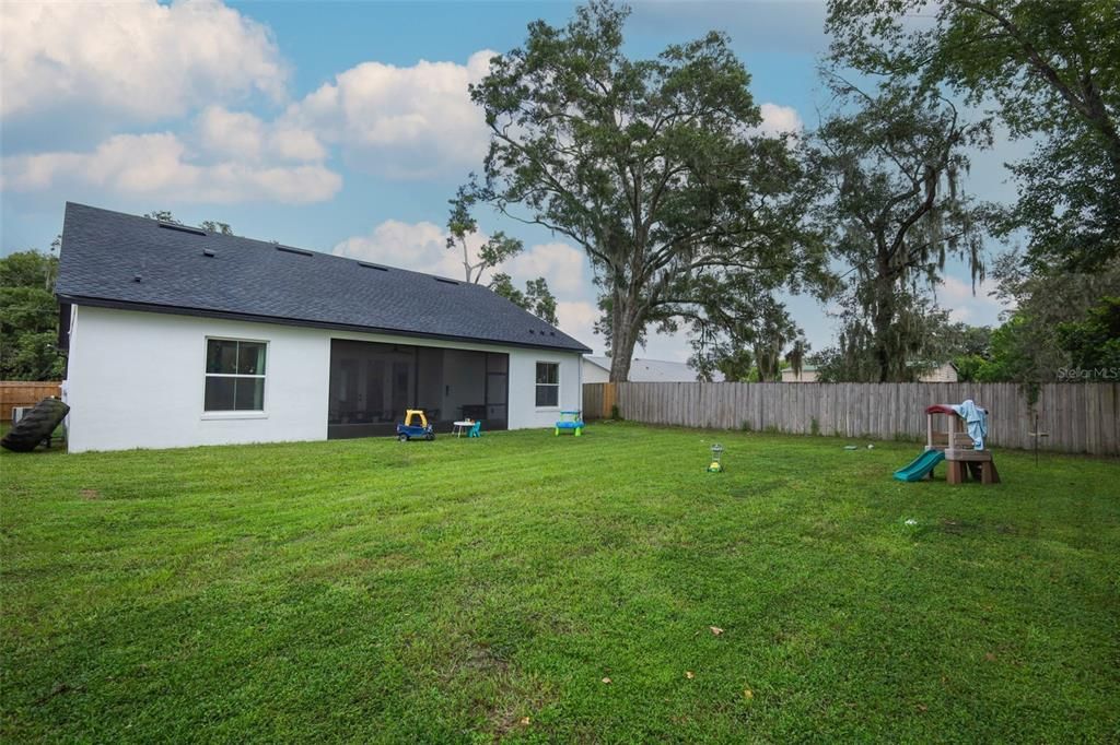En Venta: $555,000 (4 camas, 3 baños, 2031 Pies cuadrados)