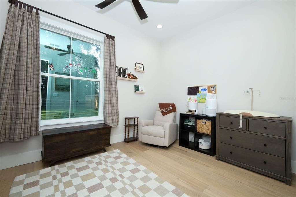 En Venta: $555,000 (4 camas, 3 baños, 2031 Pies cuadrados)
