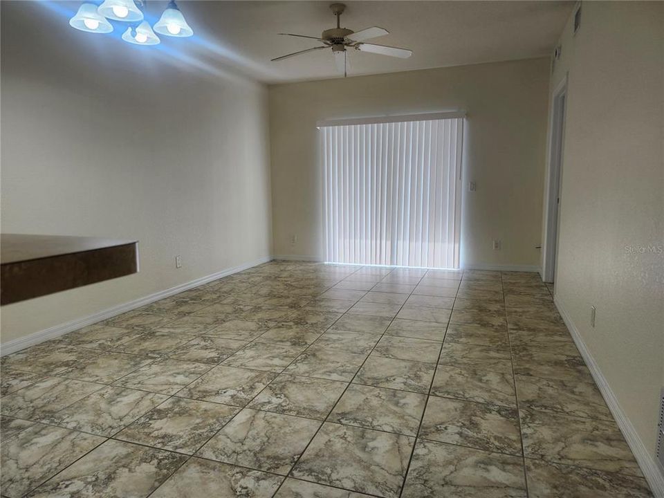 For Rent: $1,195 (2 beds, 2 baths, 1002 Square Feet)