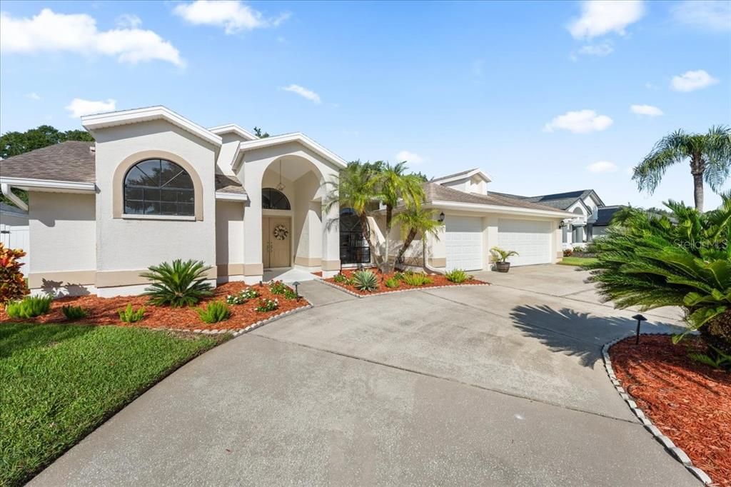 For Sale: $715,000 (4 beds, 3 baths, 2198 Square Feet)