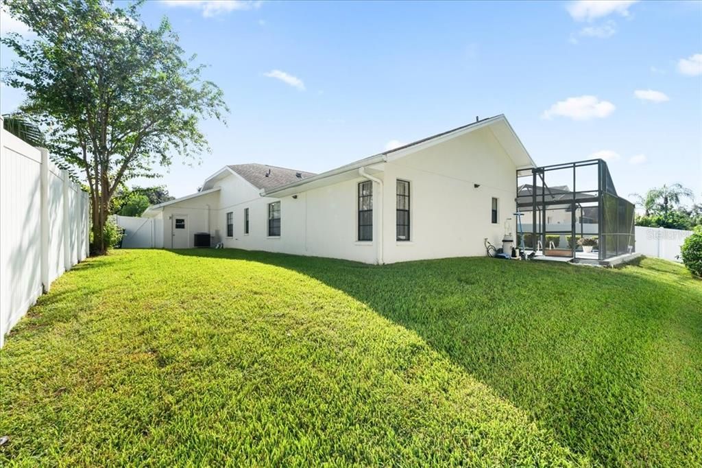For Sale: $715,000 (4 beds, 3 baths, 2198 Square Feet)