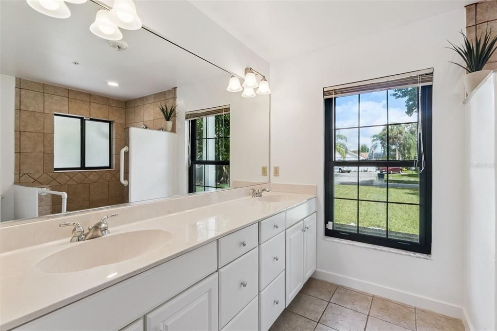 Active With Contract: $799,999 (5 beds, 3 baths, 2380 Square Feet)