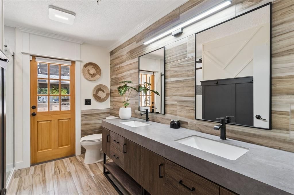 Active With Contract: $799,999 (5 beds, 3 baths, 2380 Square Feet)