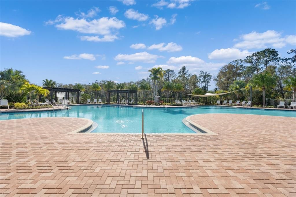 For Sale: $579,900 (4 beds, 2 baths, 1827 Square Feet)