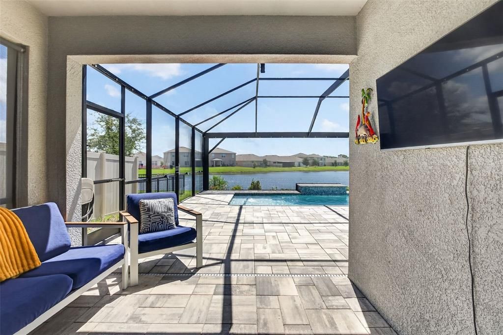 For Sale: $579,900 (4 beds, 2 baths, 1827 Square Feet)