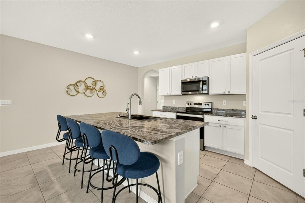 For Sale: $579,900 (4 beds, 2 baths, 1827 Square Feet)