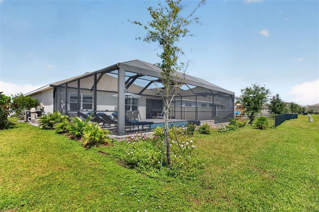 For Sale: $579,900 (4 beds, 2 baths, 1827 Square Feet)