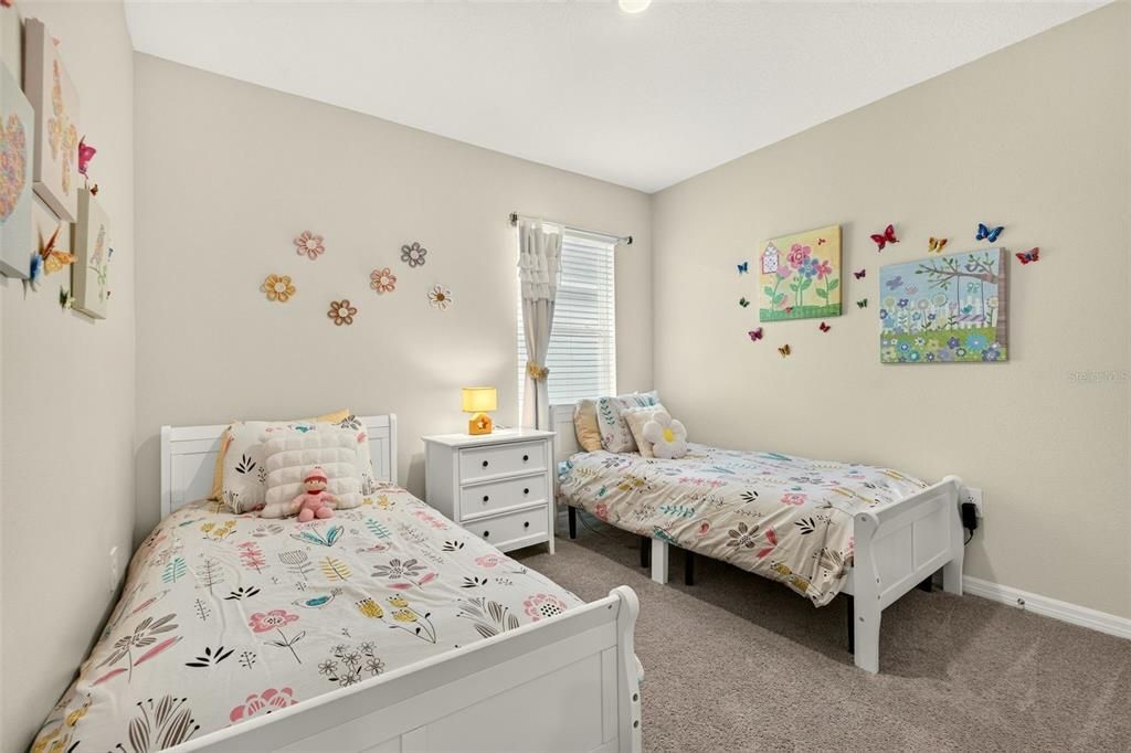 For Sale: $579,900 (4 beds, 2 baths, 1827 Square Feet)