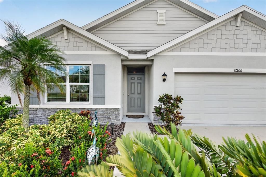 For Sale: $579,900 (4 beds, 2 baths, 1827 Square Feet)