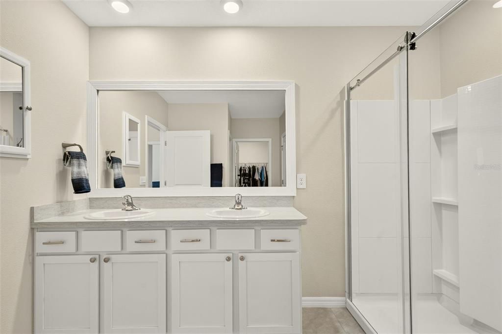 For Sale: $579,900 (4 beds, 2 baths, 1827 Square Feet)