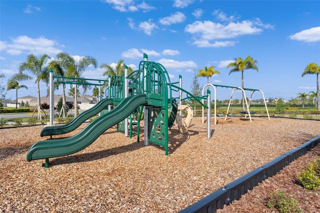 For Sale: $579,900 (4 beds, 2 baths, 1827 Square Feet)