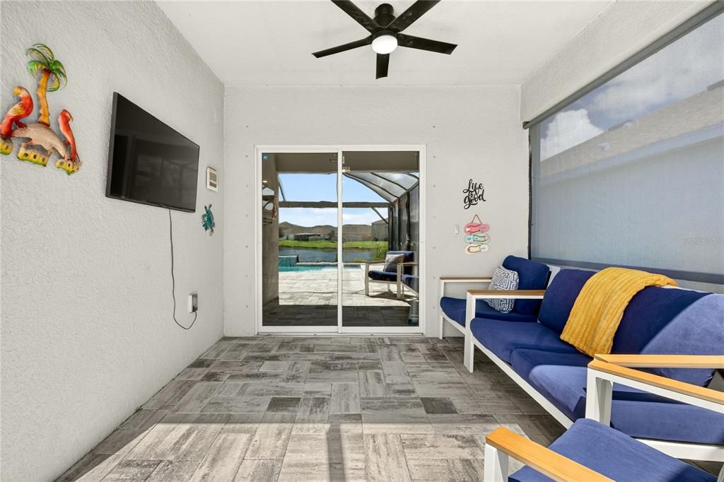 For Sale: $579,900 (4 beds, 2 baths, 1827 Square Feet)