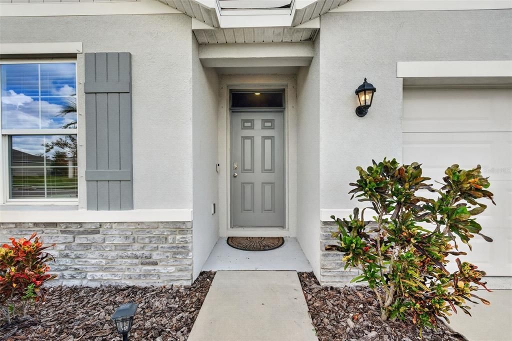 For Sale: $579,900 (4 beds, 2 baths, 1827 Square Feet)