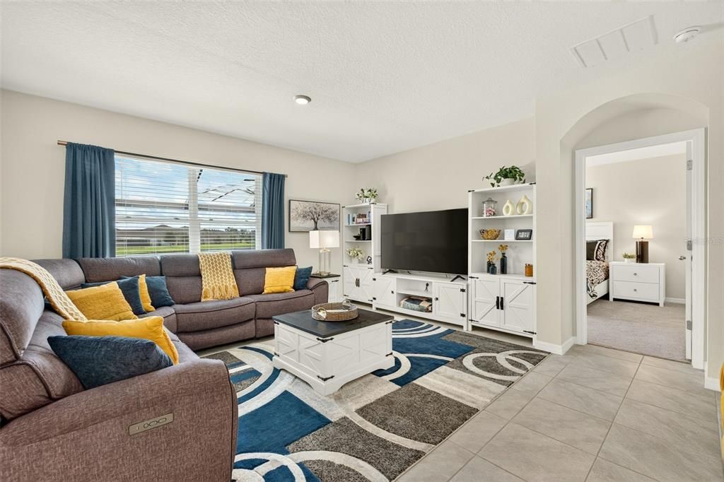 For Sale: $579,900 (4 beds, 2 baths, 1827 Square Feet)