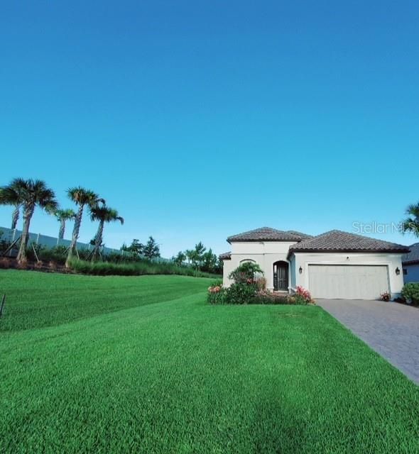 For Sale: $1,150,000 (3 beds, 2 baths, 2087 Square Feet)