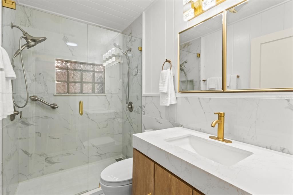 En Venta: $840,000 (3 camas, 2 baños, 1242 Pies cuadrados)