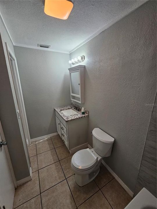 В аренду: $1,400 (3 спален, 1 ванн, 1044 Квадратных фут)