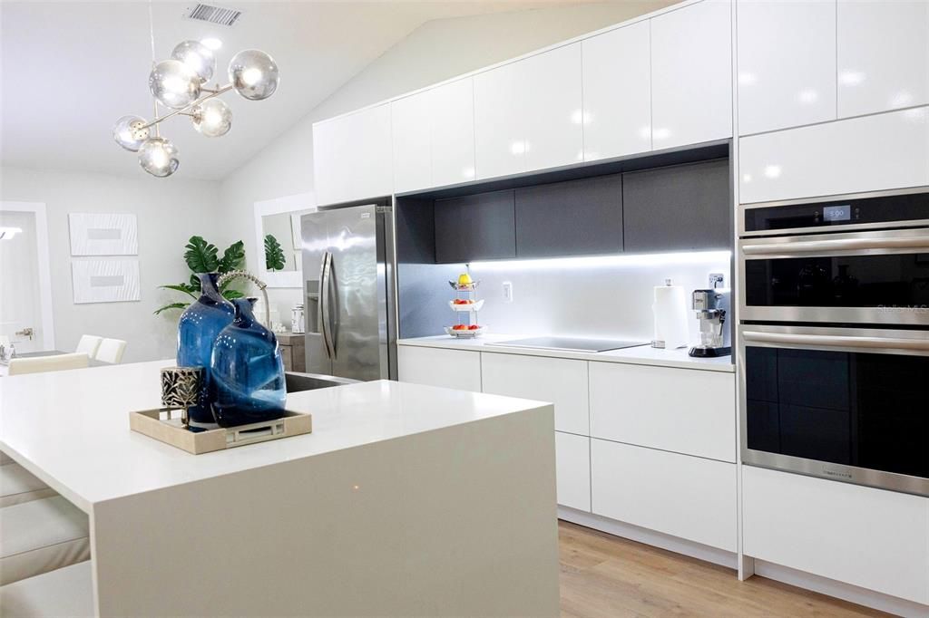 For Rent: $2,500 (2 beds, 2 baths, 1252 Square Feet)