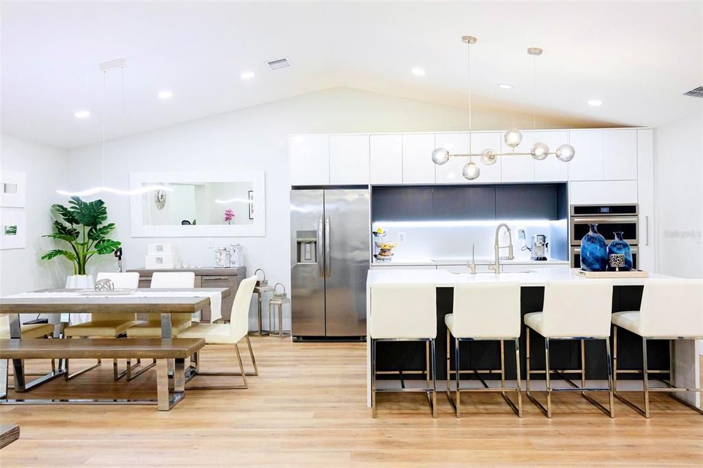 For Rent: $2,500 (2 beds, 2 baths, 1252 Square Feet)