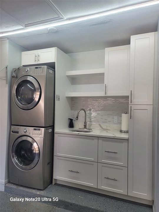 For Rent: $2,500 (2 beds, 2 baths, 1252 Square Feet)