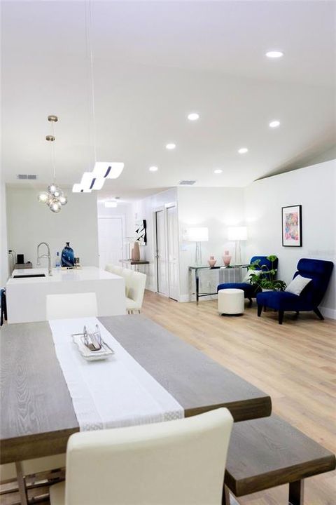 For Rent: $2,500 (2 beds, 2 baths, 1252 Square Feet)