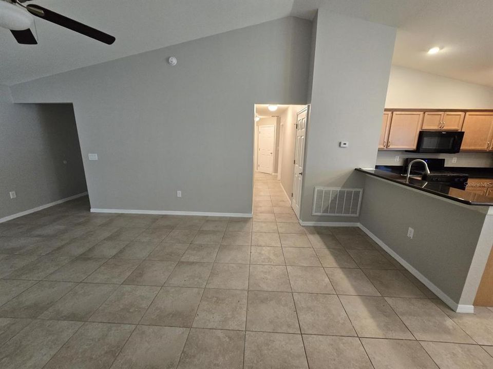 For Rent: $1,850 (4 beds, 2 baths, 1600 Square Feet)