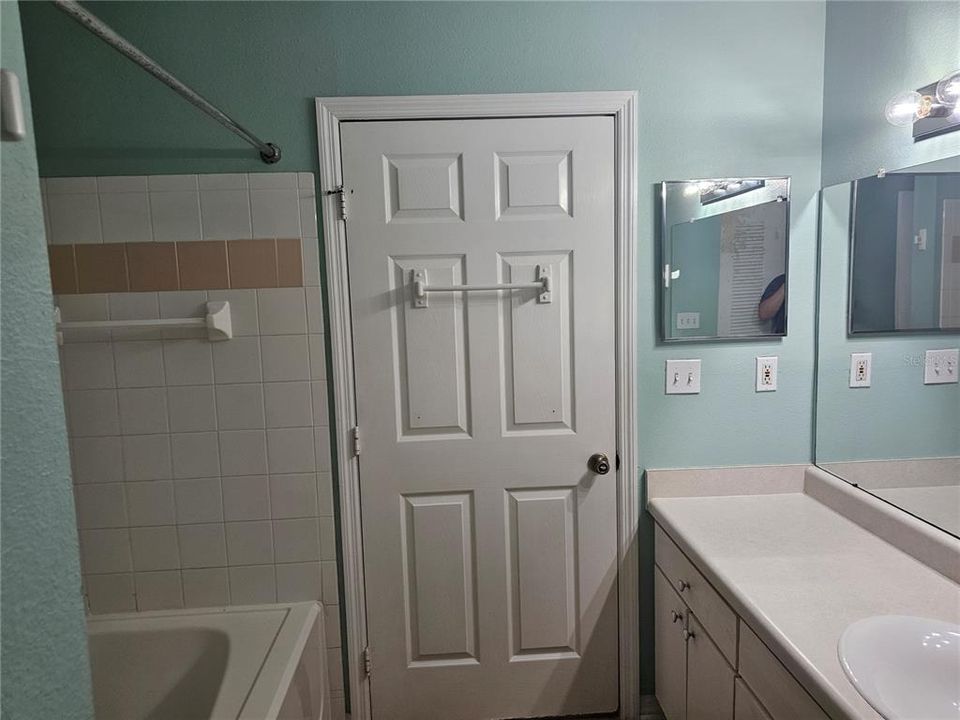 En Venta: $199,900 (2 camas, 2 baños, 1140 Pies cuadrados)