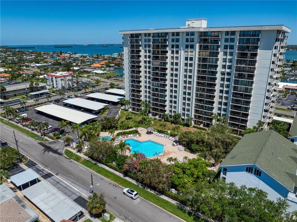 For Rent: $2,999 (2 beds, 2 baths, 1240 Square Feet)