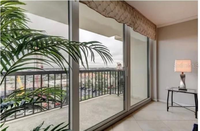 For Rent: $2,999 (2 beds, 2 baths, 1240 Square Feet)