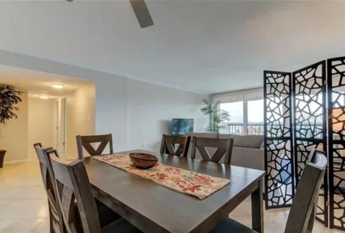 For Rent: $2,999 (2 beds, 2 baths, 1240 Square Feet)