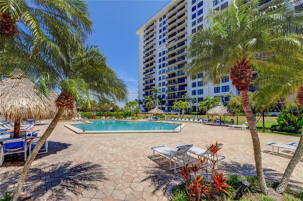 For Rent: $2,999 (2 beds, 2 baths, 1240 Square Feet)