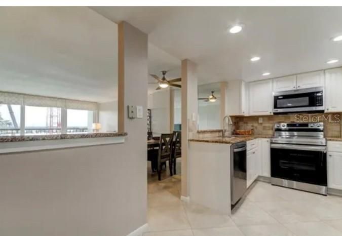For Rent: $2,999 (2 beds, 2 baths, 1240 Square Feet)