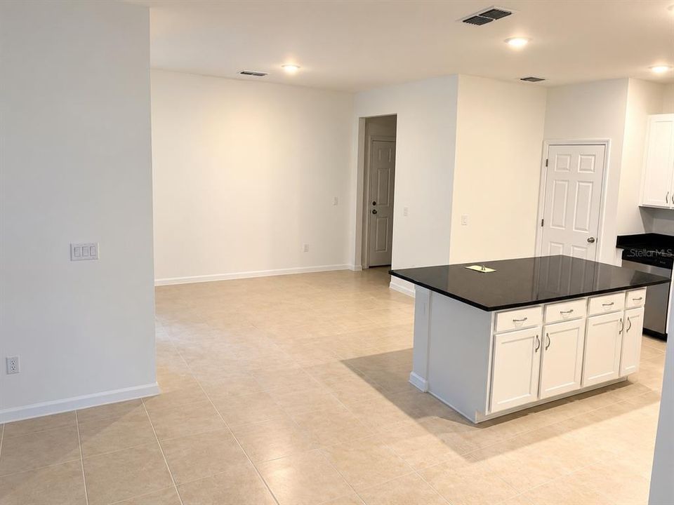 В аренду: $2,950 (3 спален, 2 ванн, 2110 Квадратных фут)