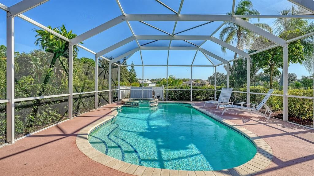 En Venta: $575,000 (3 camas, 2 baños, 1998 Pies cuadrados)