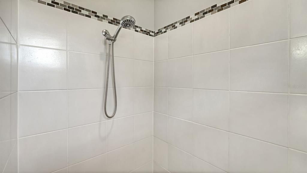 En Venta: $575,000 (3 camas, 2 baños, 1998 Pies cuadrados)