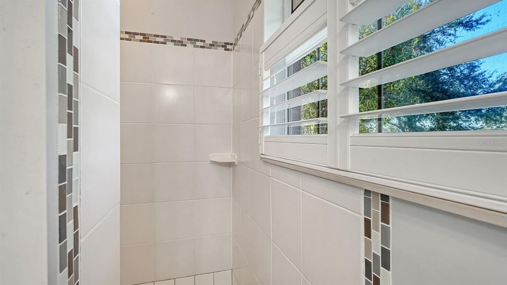 En Venta: $575,000 (3 camas, 2 baños, 1998 Pies cuadrados)